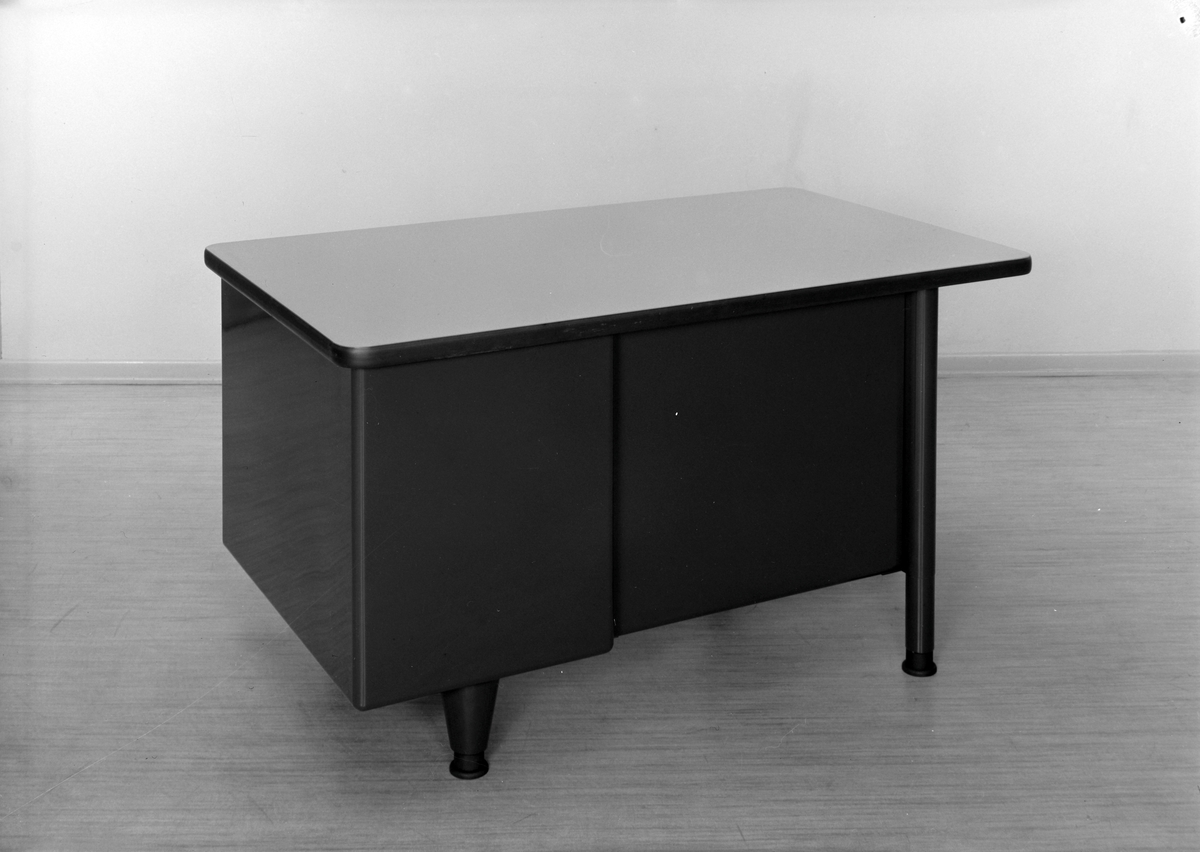 Skrivebord ved Nobø Fabrikker