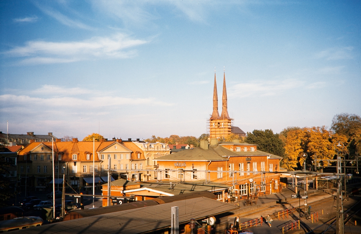 Växjö station sett från järnvägsbron, 1959.