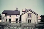 Hus på Båtsmansbacken i Växjö, vid Norra Järnvägsgatan. 1950-tal.