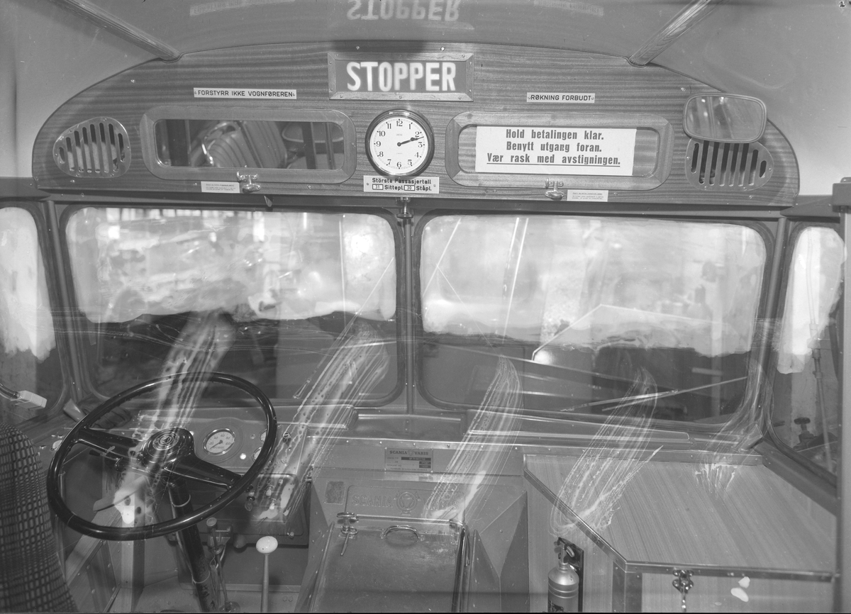 Buss fra Trondheim Bilruter. Eksteriør og interiør på Laderuta