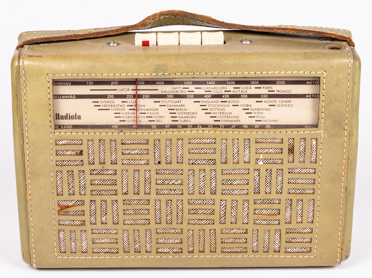 Transistorradio  men bärrem. Klädd i limegrönt läder.