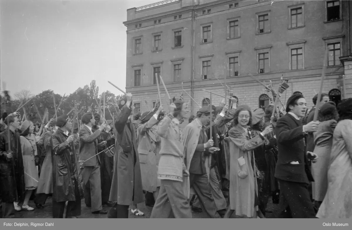 17. mai-feiring, 17. mai-tog, kvinner, menn, flagg, Slottet