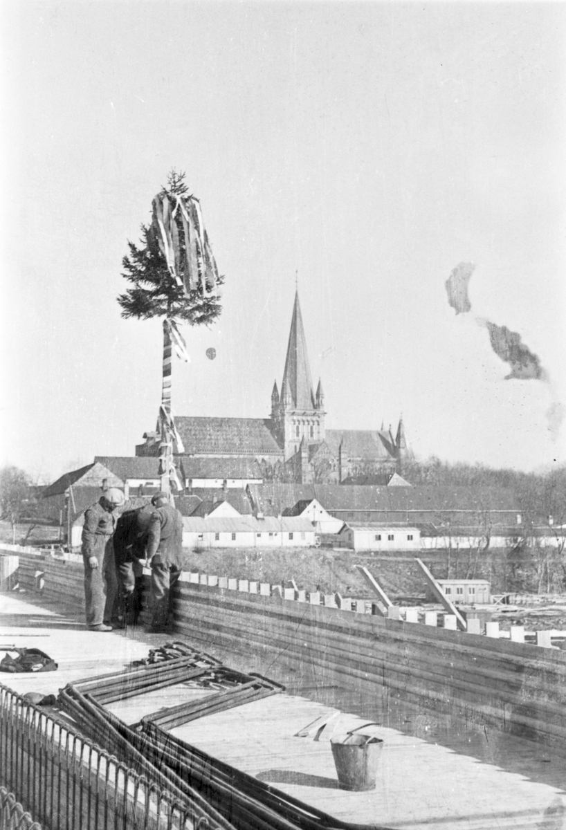 Elgeseter bru, Kranselag