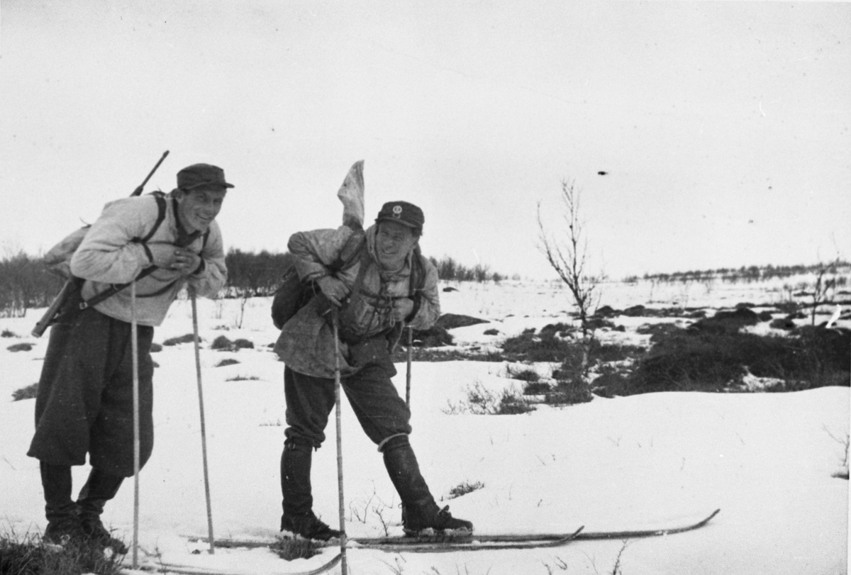 To Grebe Red-karer - Helge Ness og Rolf Øvergaard (Se også MINØ.037975)