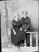 Kvinna och Alice Häggrot från Marka, Harg socken Uppland 1922