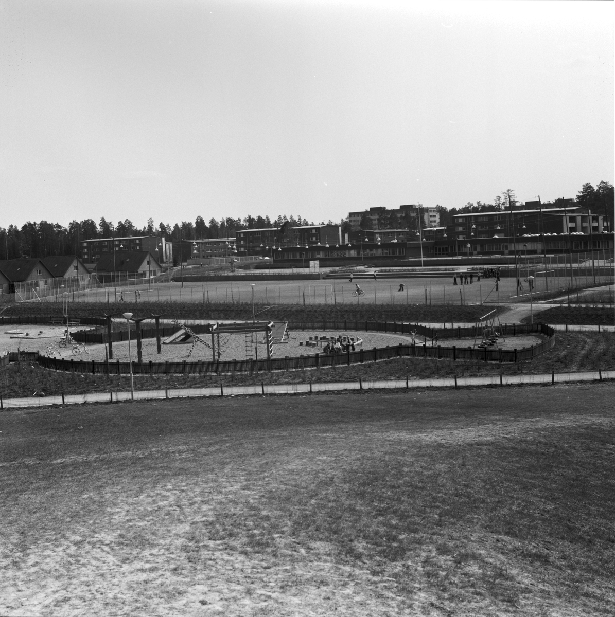 Bostadsområde och lekplats, Uppsala 1972