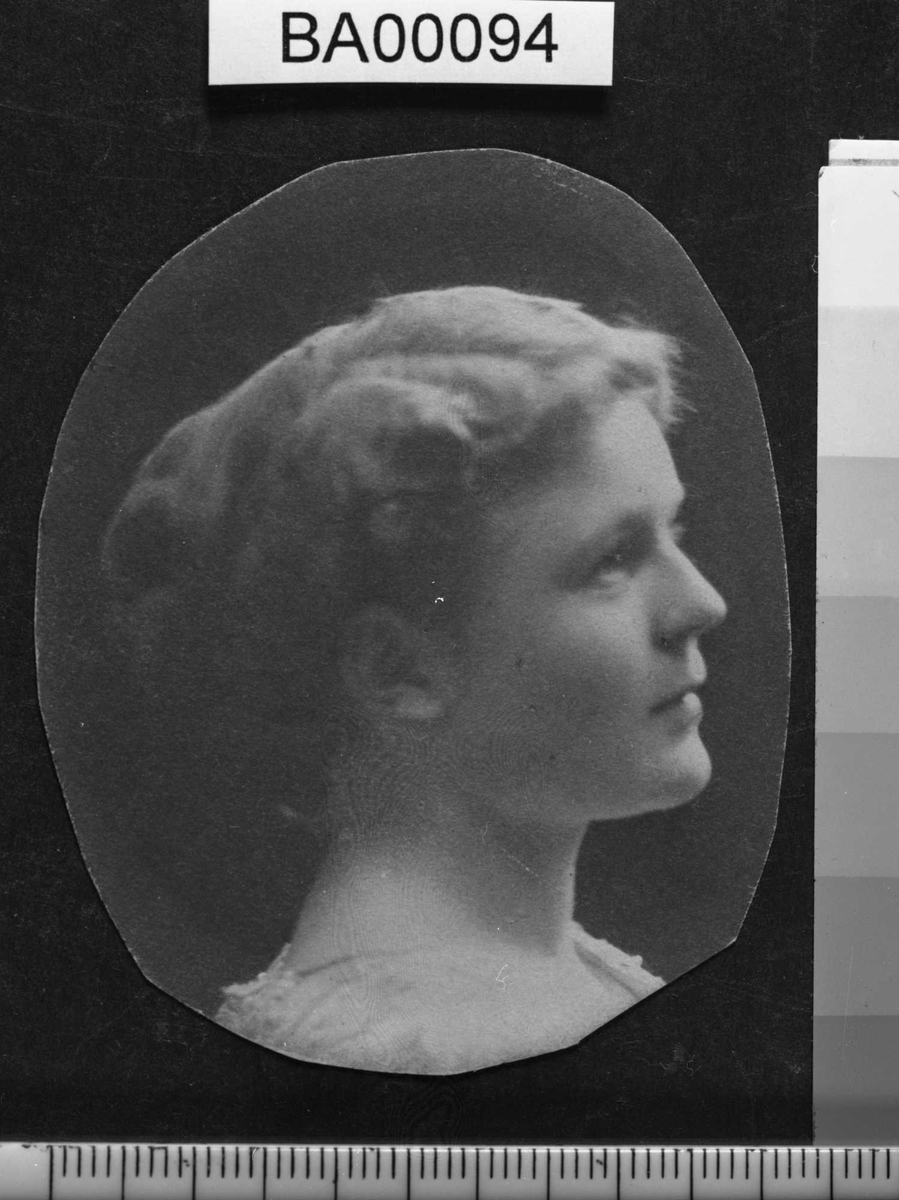 Else Bjørnson, ungdomsportrett,
