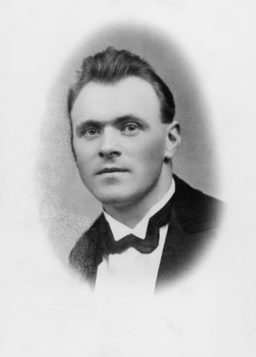 postekspeditør, Stein Kristian Elias, portrett, leder av Steingruppen