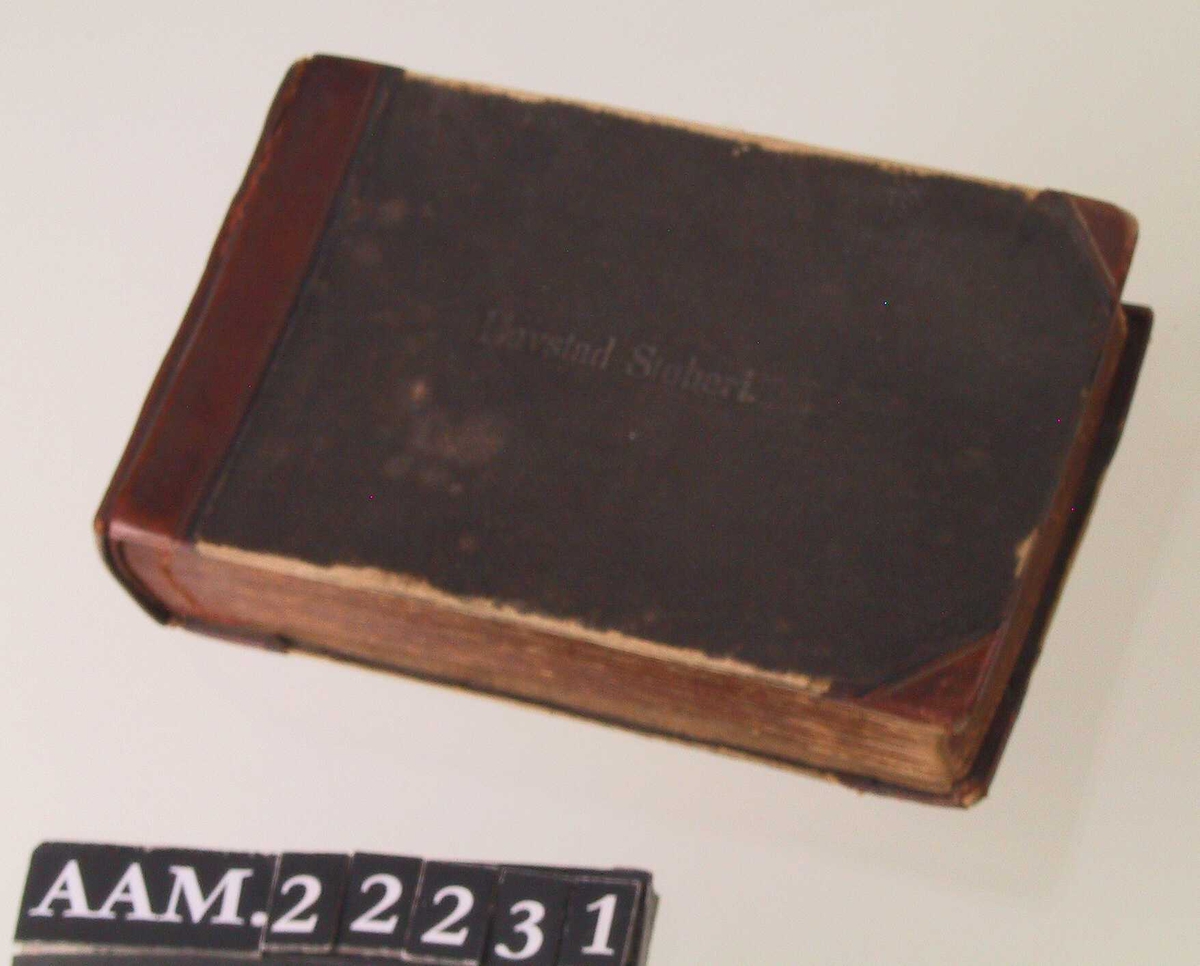 Havstad Støberis ulike produkter, på et tidspunkt, trolig i 1870-årene: Jernovner, jernkomfyrer, bryggepanner, bygningsstøpegods (jernvindusrammer), strykejernsovner, gravkors, etc. 