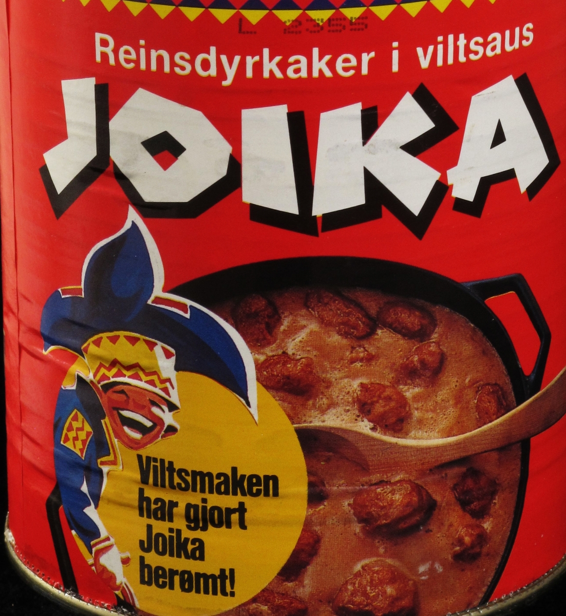 Gryte med joikakaker i brun saus,  Tegninig av person i sameklær.