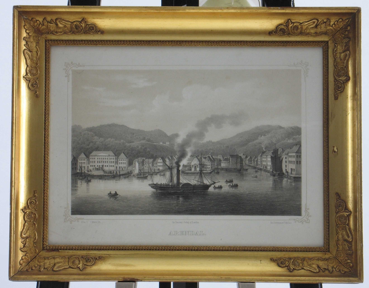 Vi ser byen fra Kalleviggården t.v., eller Kallevigs pale, med paviljongen, til ytre ende av Langbryggen, med en hjuldamper - "Prins Carl" eller "Constitutionen" på fjorden.
