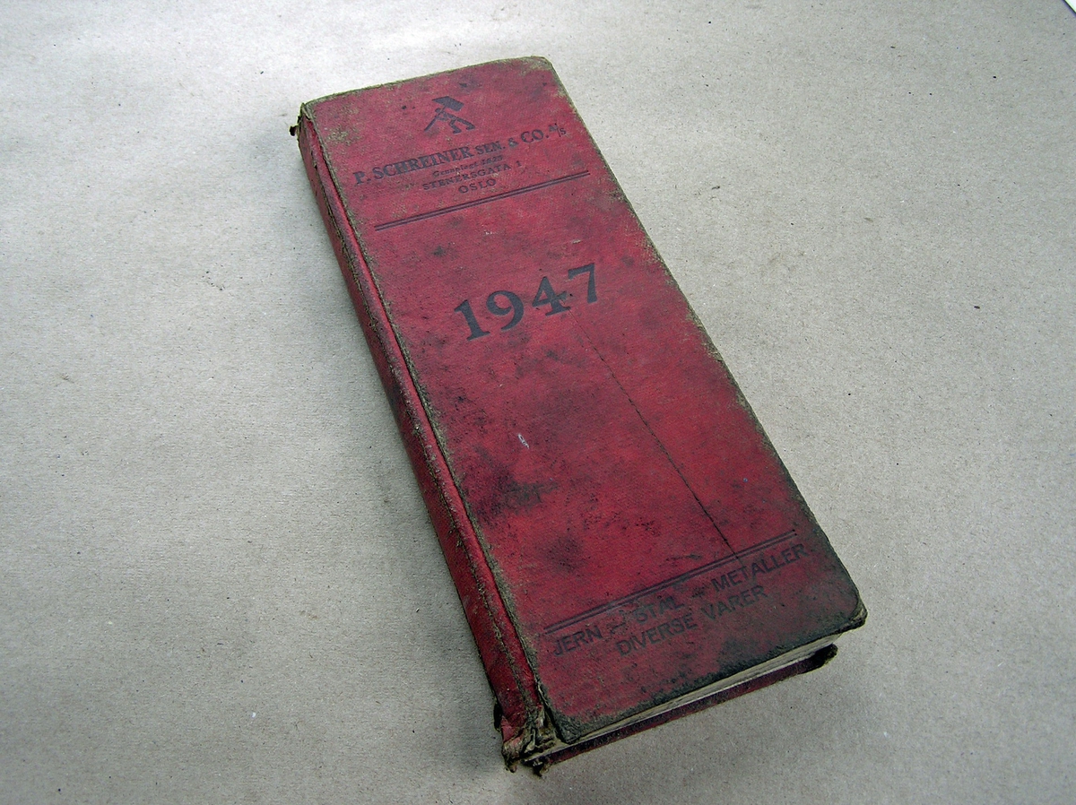 Bok med små arbeidsskisser, sporadiske notater av ordrer for 1950- og 60-tallet m.m. 