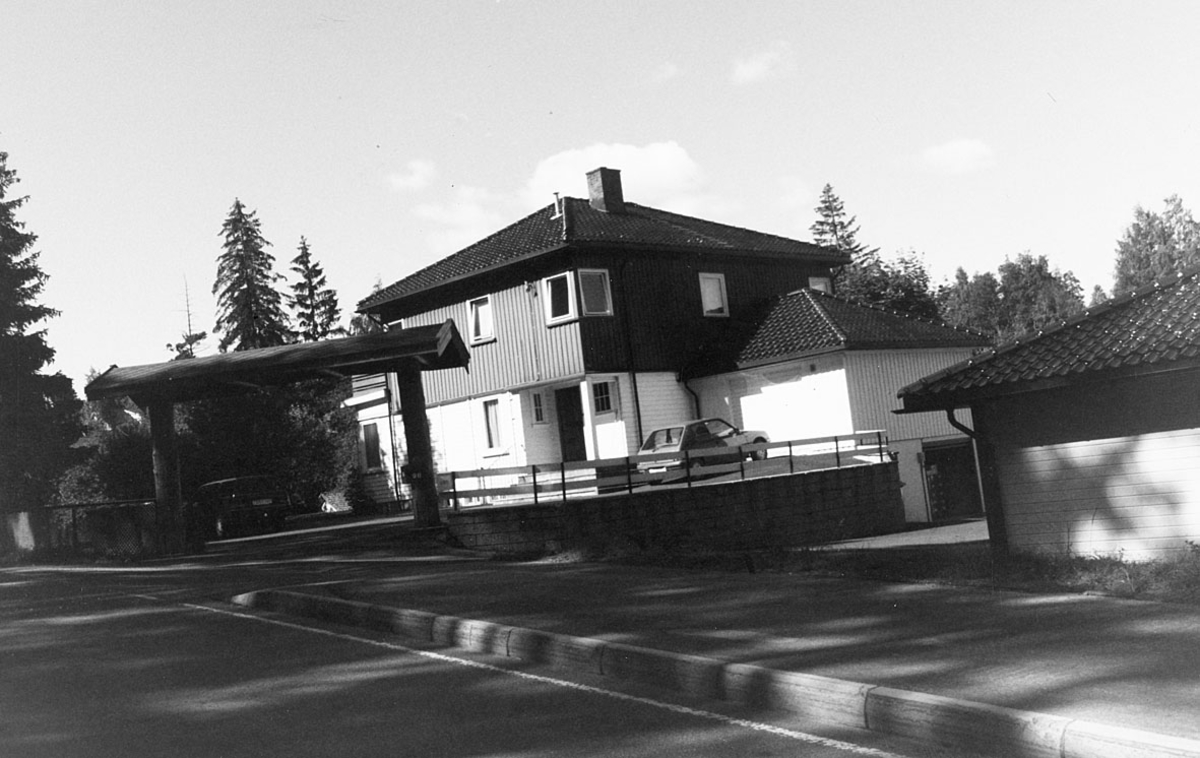 Hus, port