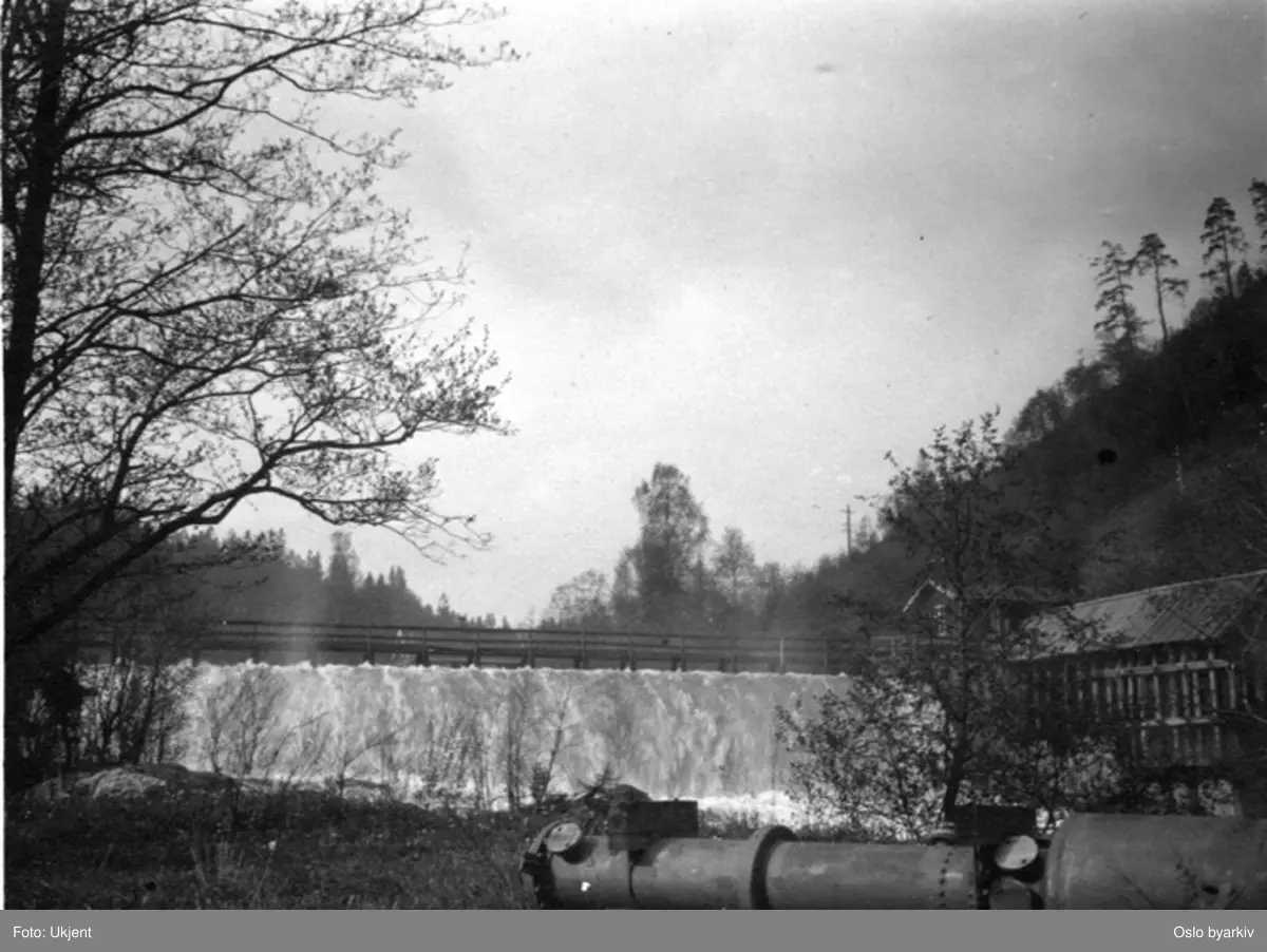 Fossen ved Nydalsdammen (Nydalsfossen) i Akerselva.