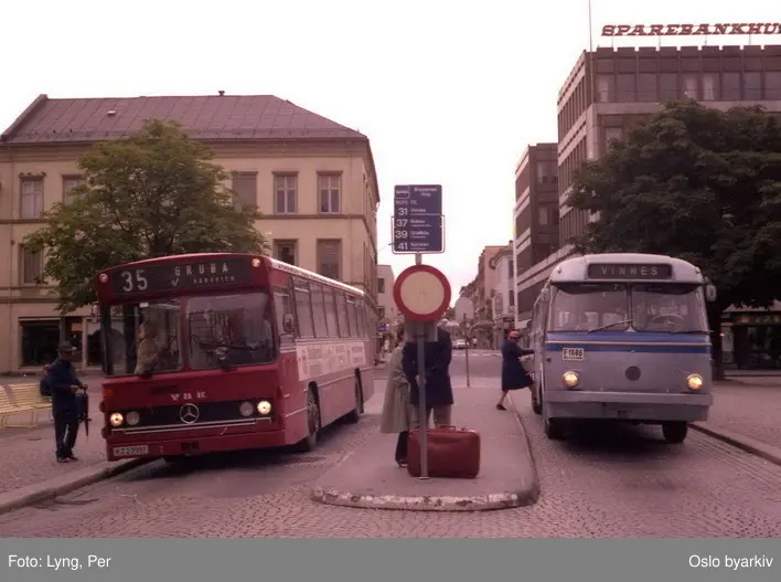 Buss SH F-1686 på Bragernes torg i Drammen.
