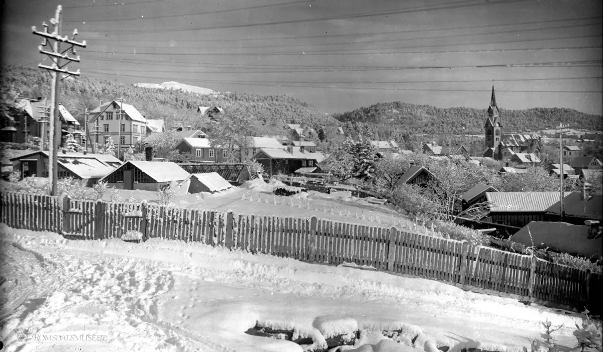 Molde by sett fra vest., Molde med kirken sett fra vest.