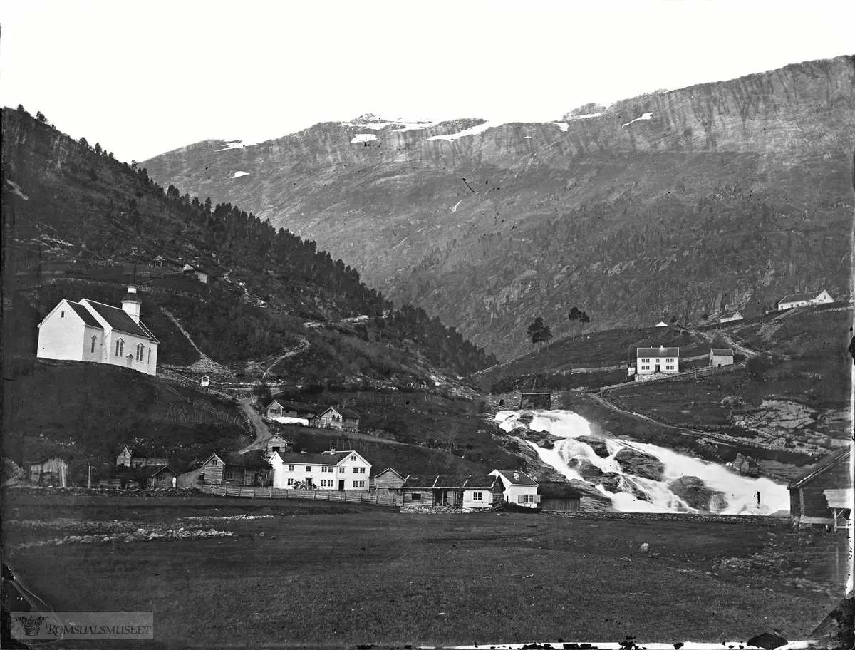 Sunnylven kirke (Sunnylven kyrkje) er en langkirke fra 1859 i Stranda kommune, Møre og Romsdal fylke..Byggverket er i tømmer og har 400 plasser.