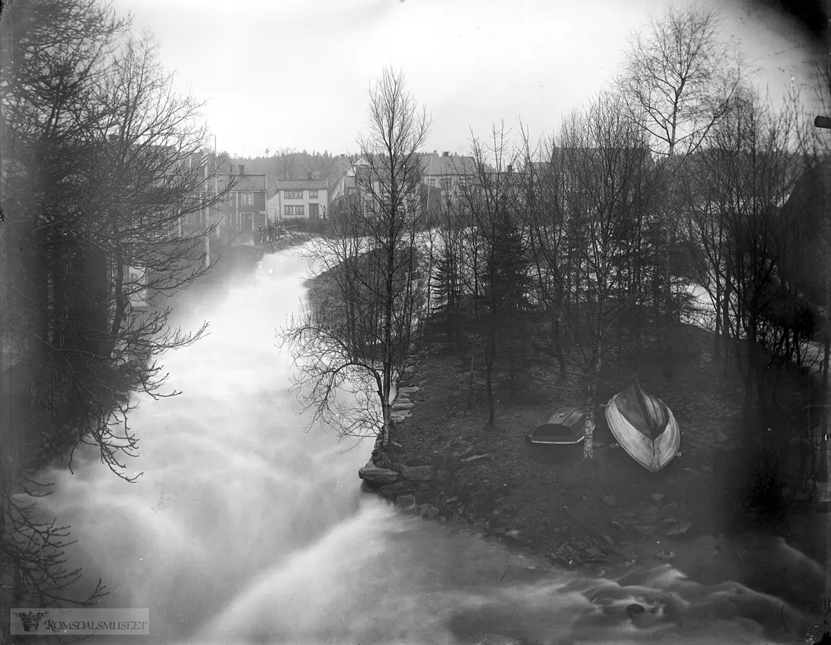 Flom i Moldeelva slik det var i 1907.