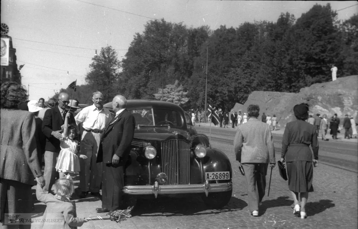 Bilen til Sæbjørn Sæbjørnsen en Packard ca 1936 mod med reg nr A-26899..(Filmbeholder nr 31821, datomerket 17 Mai 1948)