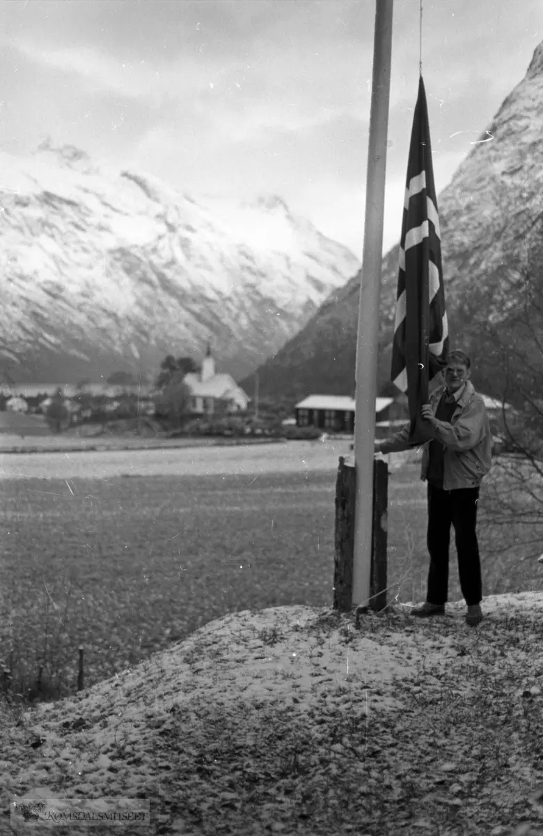 Sogneprest Ivar Fr.Hals bygde denne hytta i Kjeura i 1942.