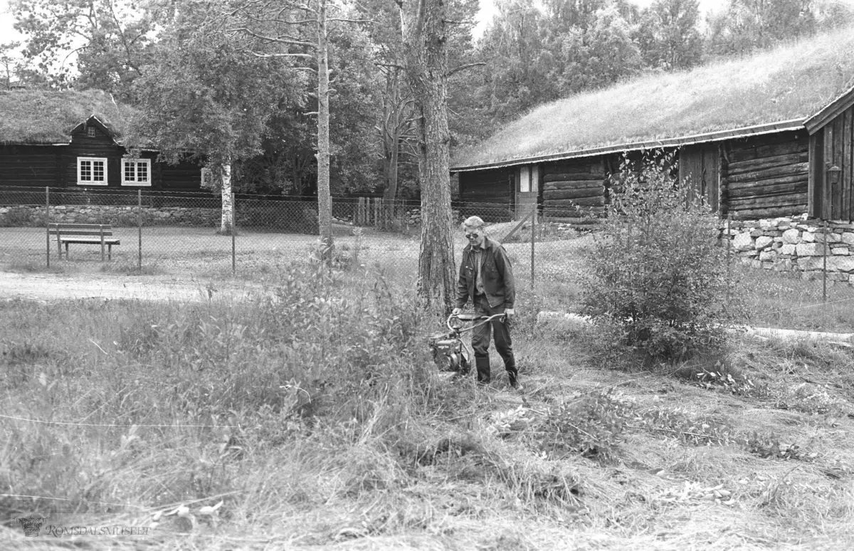 Hammervollstua og Hammervoll-løa på Romsdalsmuseet.