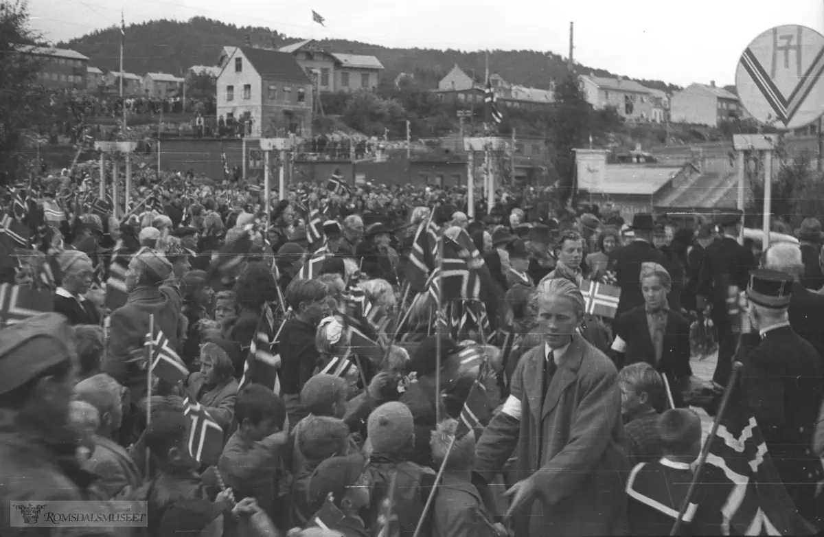 Kongebesøk i Molde 26.08.1945..(se Oddbjørn Harnes: Med Kongefamilien gjennom Romsdal, 1906-1982 side 88-97)