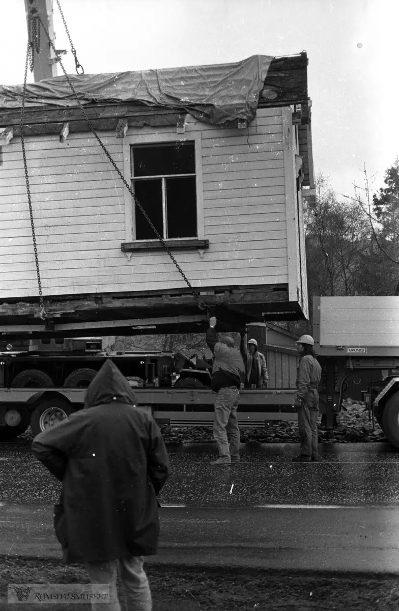 Skjærslia ved Skjerså. Soar bedehus. gnr 44. bnr3..(se Romsdalsmuseets årbok 1992, side 41)