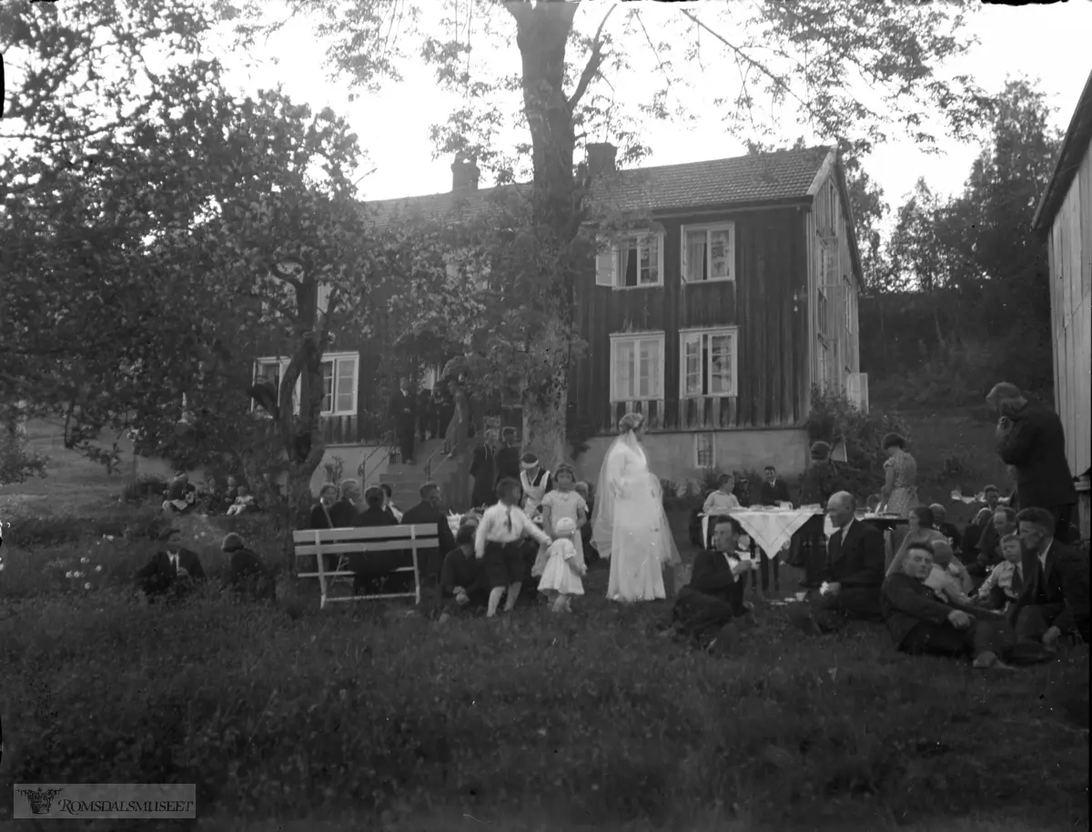 Iver Hagen, Hjelset giftet seg med Petrine Silset fra Batenfjorden, Bryllupet ble feiret i Øverhagen på Hjelset.