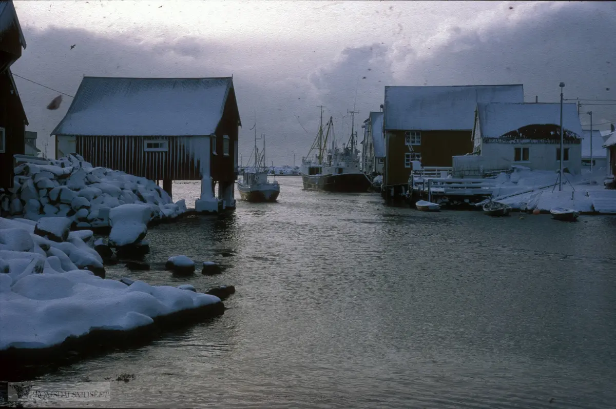 Vinterstemning i indre havn sett mot vest.