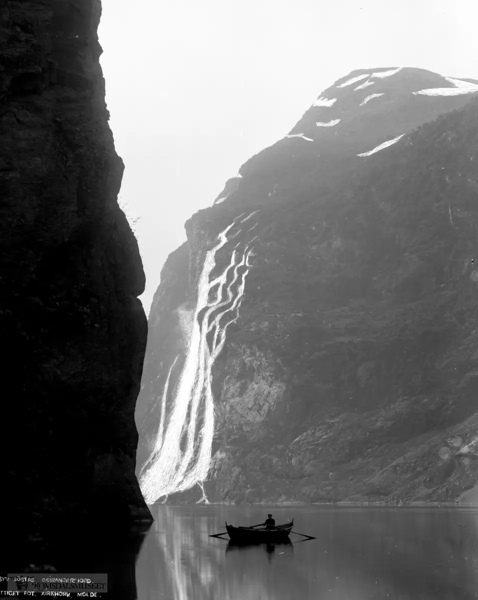 De syv søstre i Geirangerfjorden..(1 papirkopier i eske "27KA1")