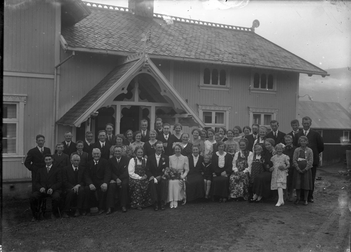 Bryllaup,bunad.
Bryllaupet til Hjørdis Braaten og Håvard Botten