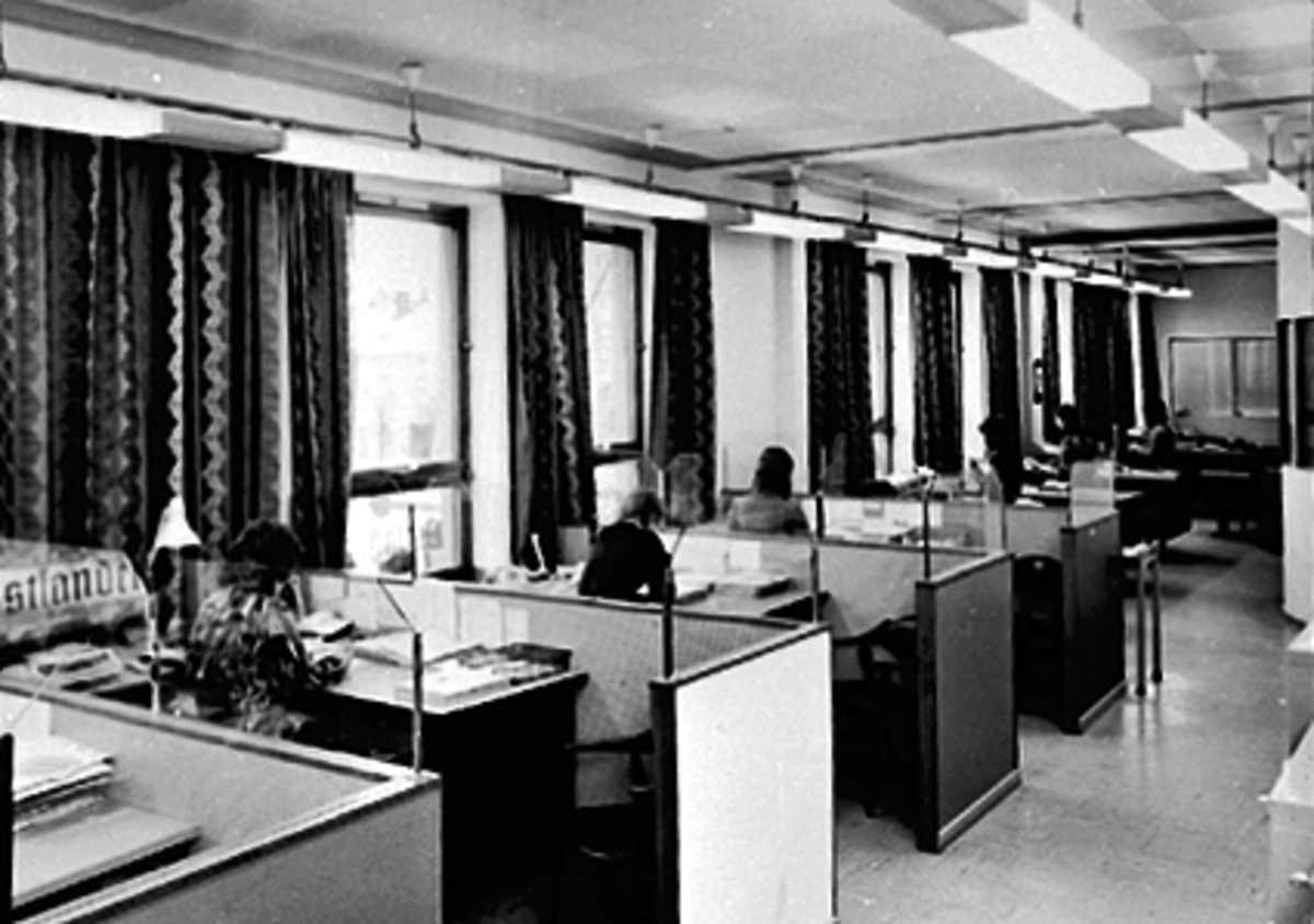 Hamar, Torggata 3. kontorlandskap, interiør med kontordamer for Østlandet Gjensidig bilforsikring, Østlandet Autokredittforsikring A/S,