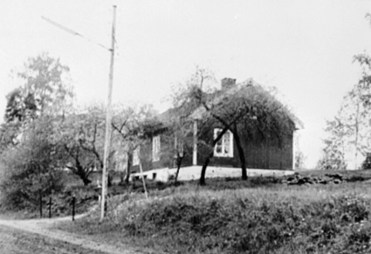 Hamar, Rollsløkka, husmannsplassen Nyborg under Børstad gård  i Rollsløkkvegen 16,