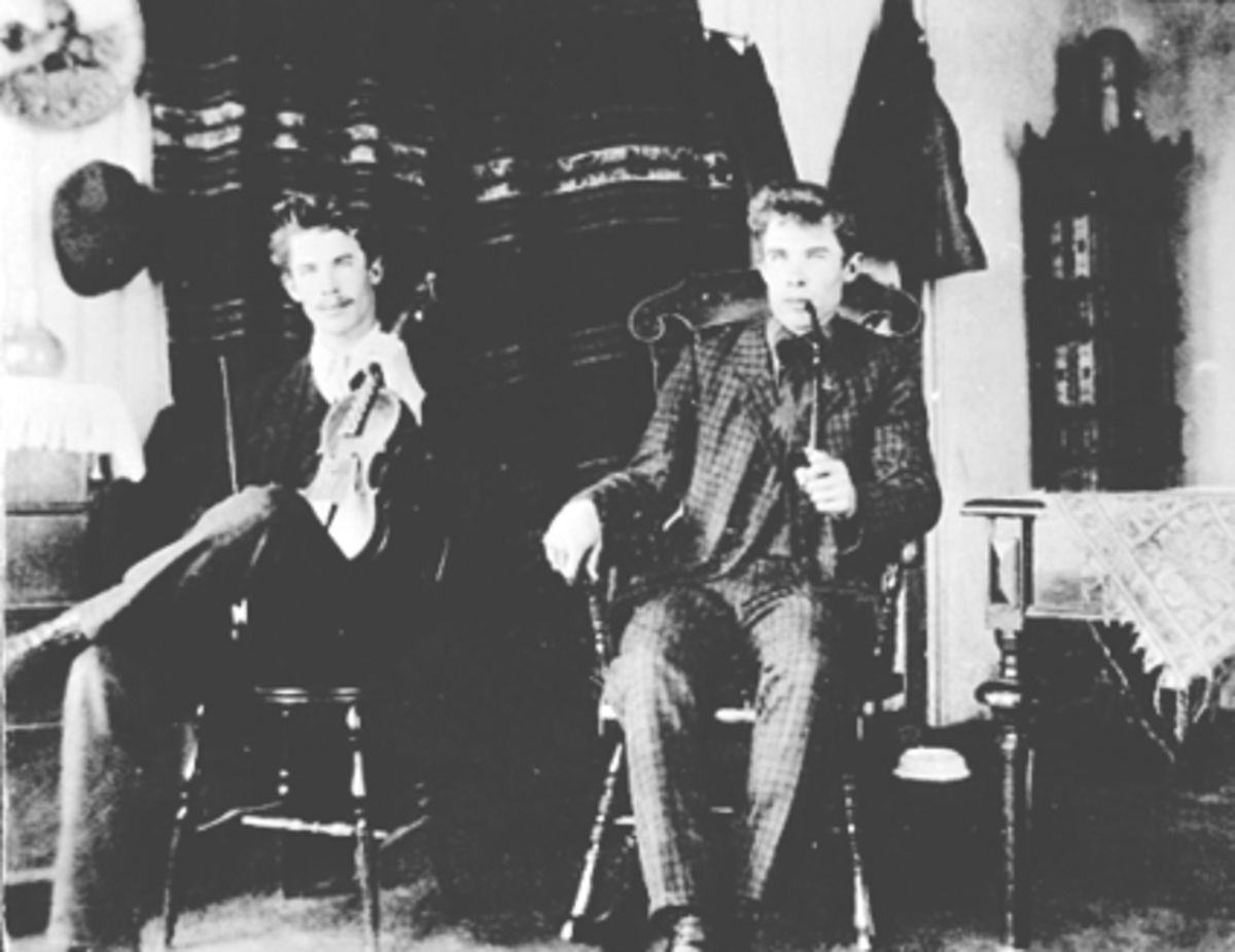 INTERIØR HYBEL, 2 STUDENTER ASLAK VINJE OG RICHARD/Rikard VINJE FRA TELEMARK GIKK PÅ HAMAR LÆRERSKOLE, LEIDE HOS DYRESEN. Gikk ut fra Seminaret i 1910. 