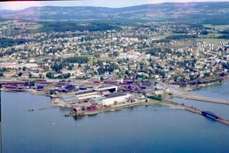 Hamar, flyfoto, Hamar Jernstøberi og Mekaniske Verksted, HamJern, Hamar Jernbaneverksted,  Espern, Briskebyen, Mjøsa, Åkersvika,