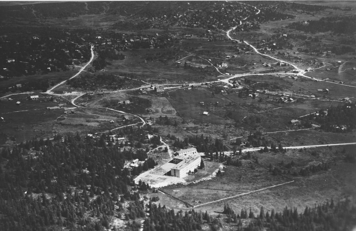 Flyfoto av Sjusjøen Høyfjellshotell, Ringsakerfjellet.
