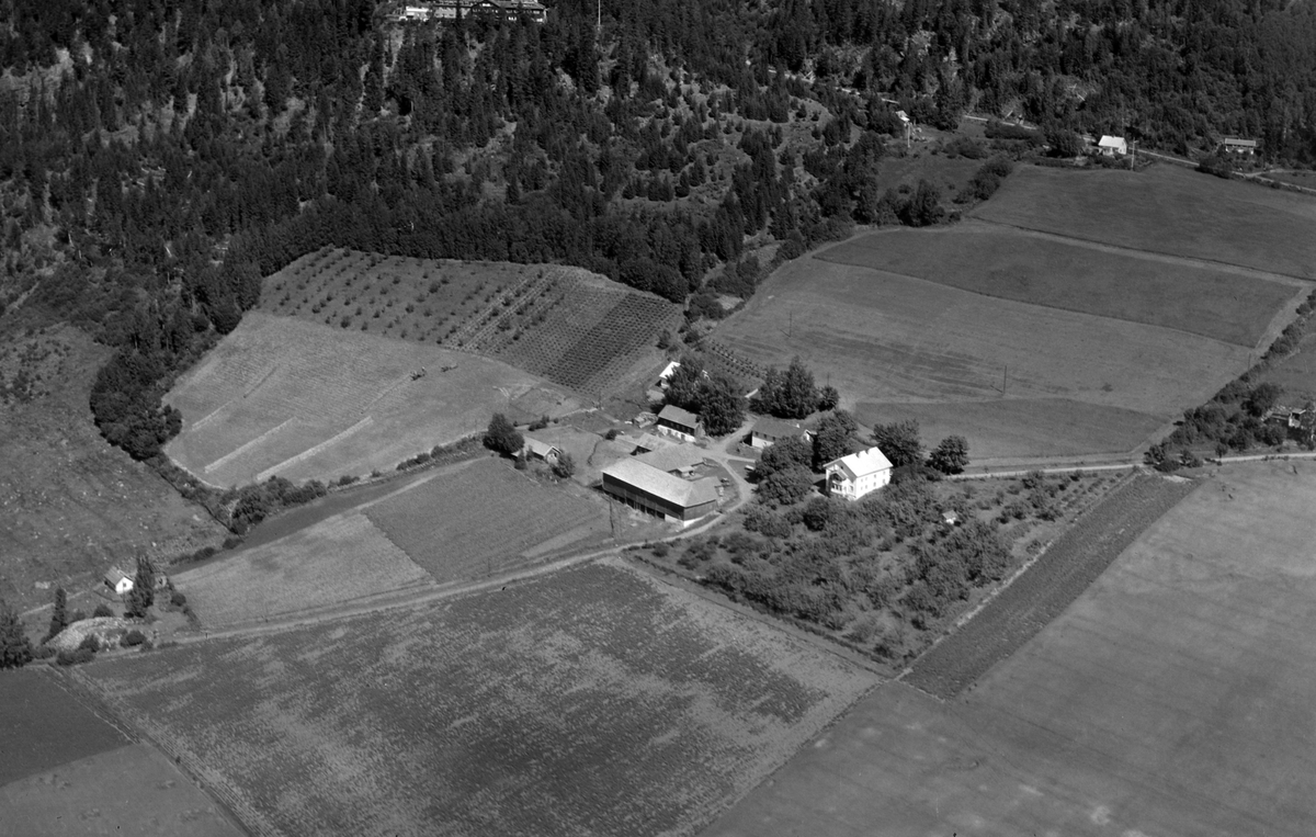 Flyfoto av Kjos gard, Ringen Rekreasjonshjem, Ringsaker.