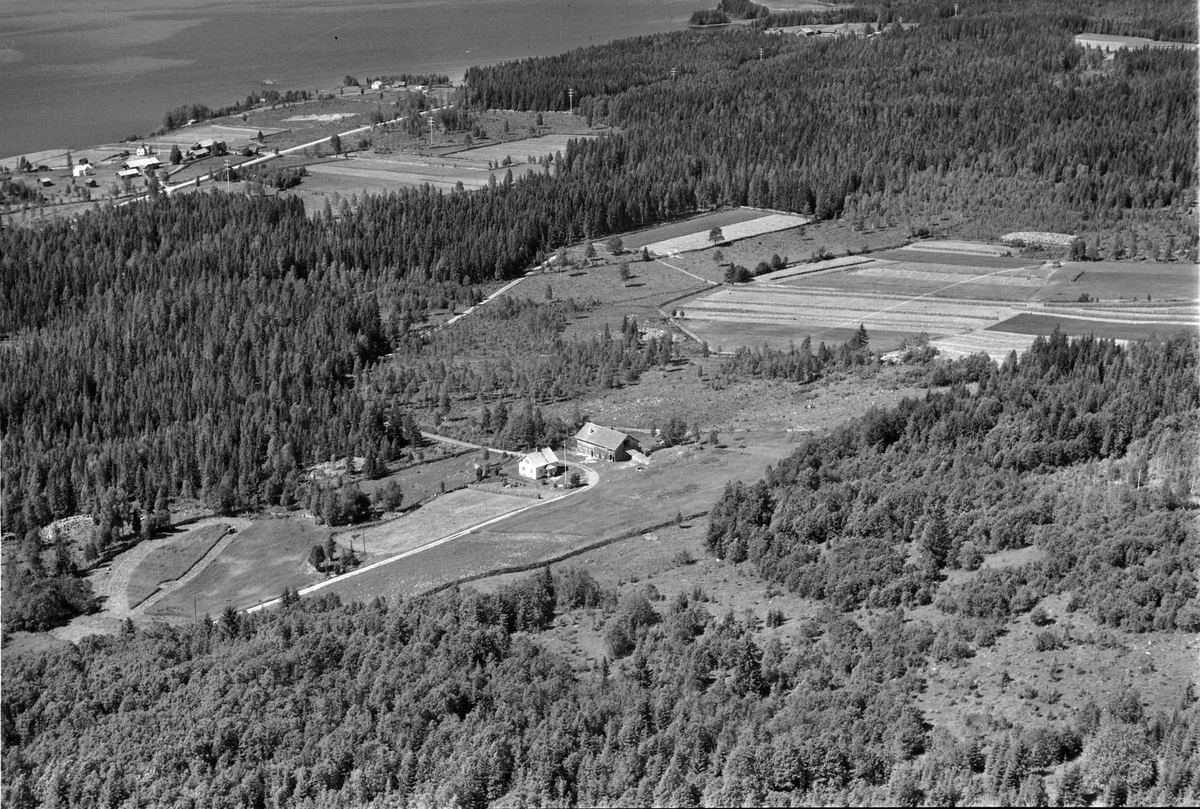Flyfoto av Bergheim gard, Åsmarka, Ringsaker.