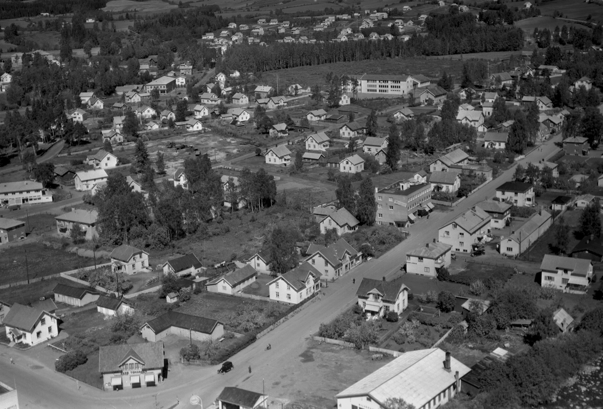Flyfoto av Brumunddal, Berger Langmoens vei, Veldresiden.