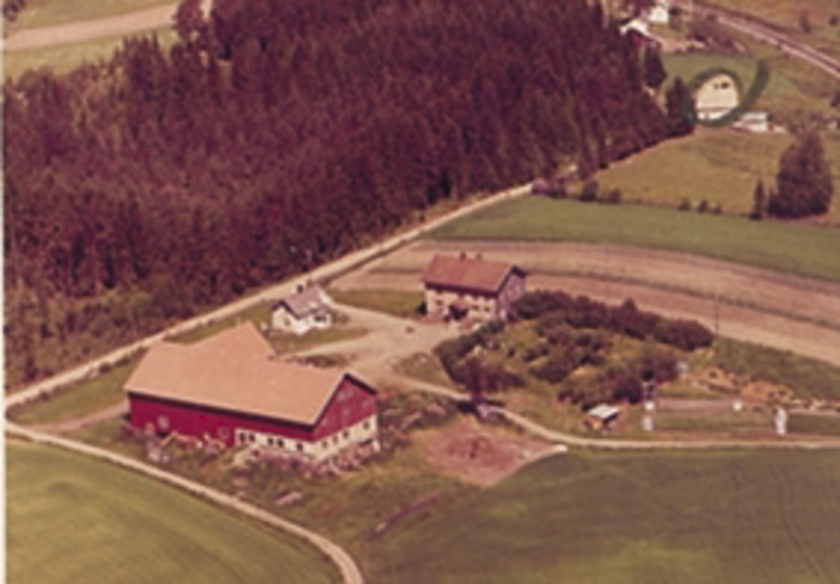 Flyfoto av Tjernli, Brumunddal.