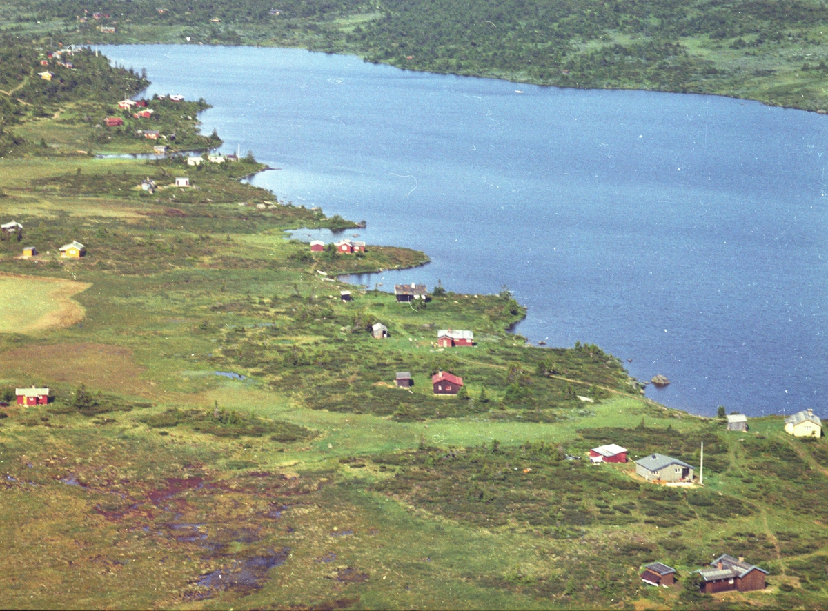 Flyfoto, Nordseter, Lillehammer, hyttebebyggelse ved Nevelvatnet.