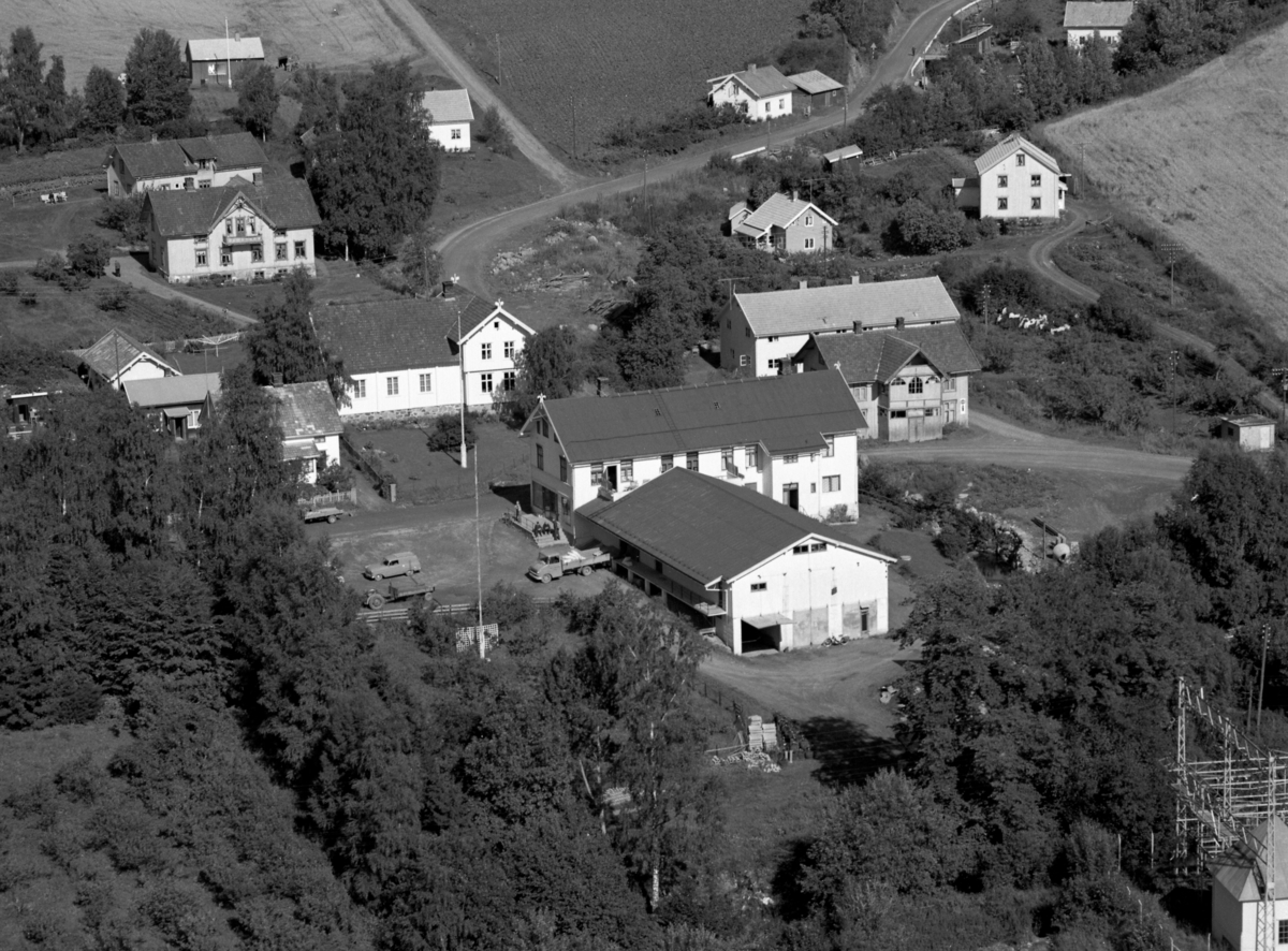 Flyfoto, Byflaten, Veldre samvirkelag, bebyggelse, Veldre, Ringsaker.