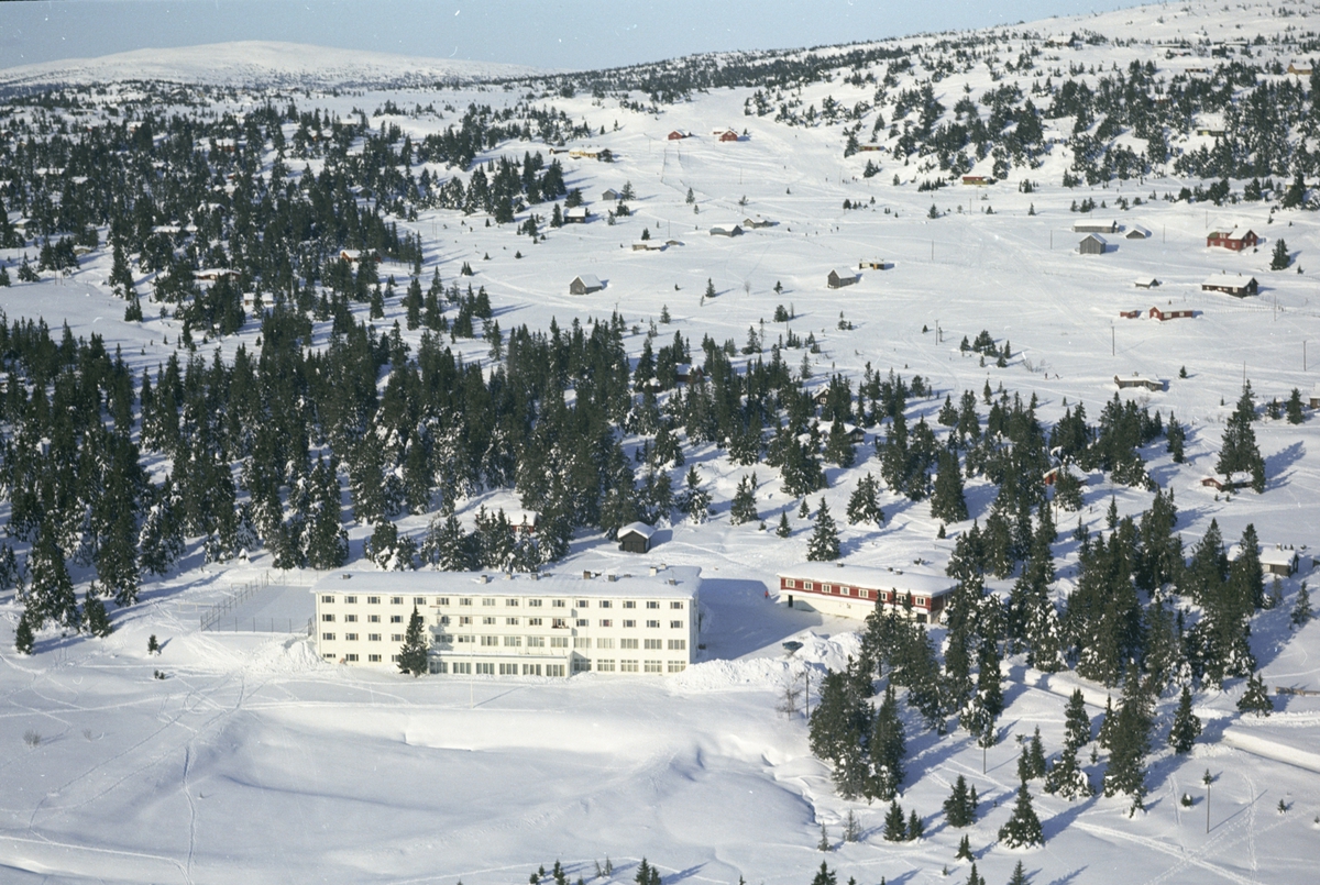 Flyfoto, Sjusjøen Høyfjellshotell, Ringsaker.