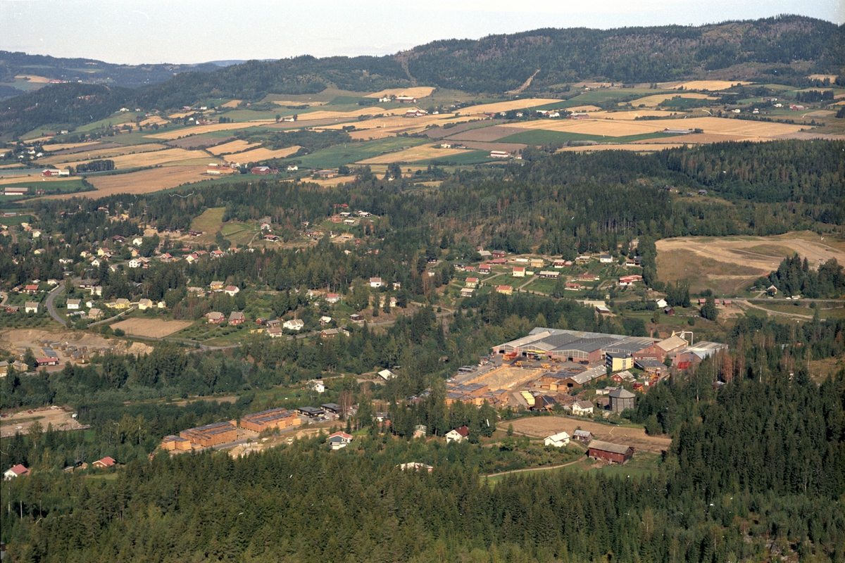 Ringsaker, Moelv, Flyfoto av Moelven Brug, Anderkvern, fabrikkområde,