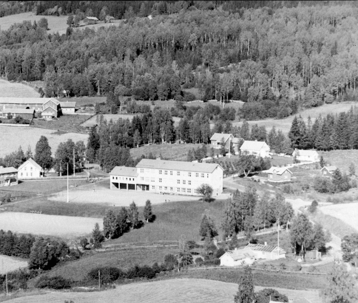 Flyfoto, Kylstad skole, Furnes.