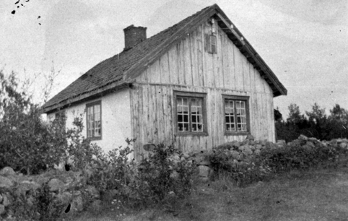Husmannsplassen Kaulumsbakken omkring 1920 mens den var husmannsplass under Hoel gård, Nes, Hedmark.