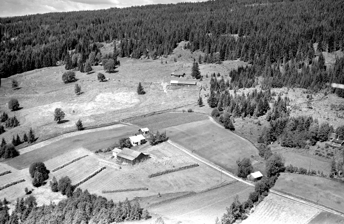 Flyfoto, Vang H, Midtre Dufset småbruk, gnr/bnr 42/2, Veståsvegen 308