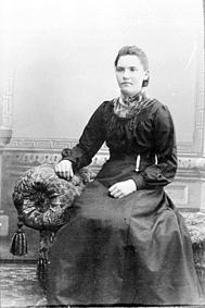 ANDRINE JENSDATTER NARMO FØDT: 1856, NARMO ØVRE, KJOLE