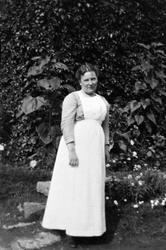 Vang H, Dystingbo, husholdningslærer og kokebokforfatter Hen