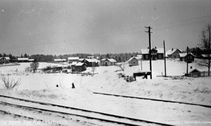 Postkort, Løten, Ådalsbruk sett fra Ådalsbruk stasjon, vinter